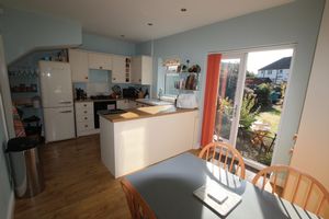 Kitchen/Diner- click for photo gallery